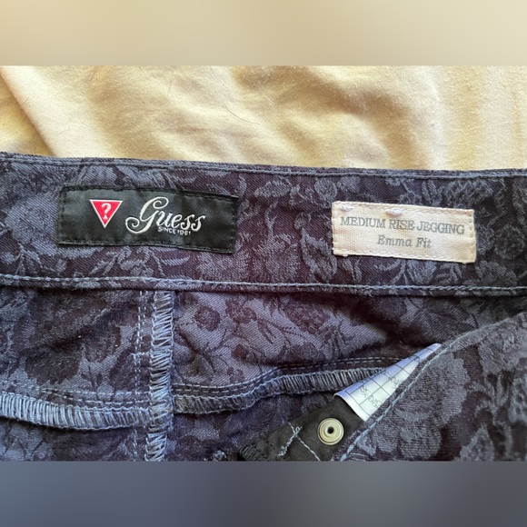 Guess Jeans - Picture 4 of 5